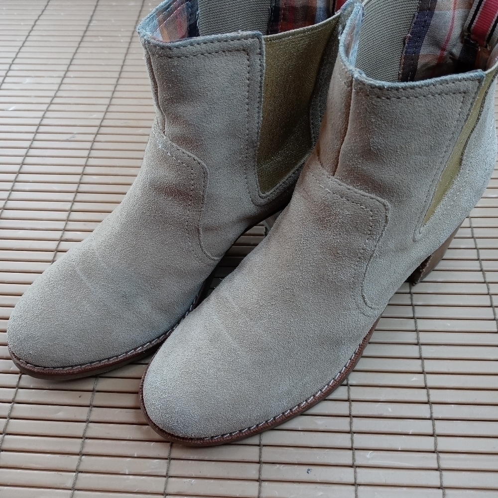 Sperry Top Sider 'Marlow' Tan Suede Ankle Boots With Gold Shimmer Womens pull on